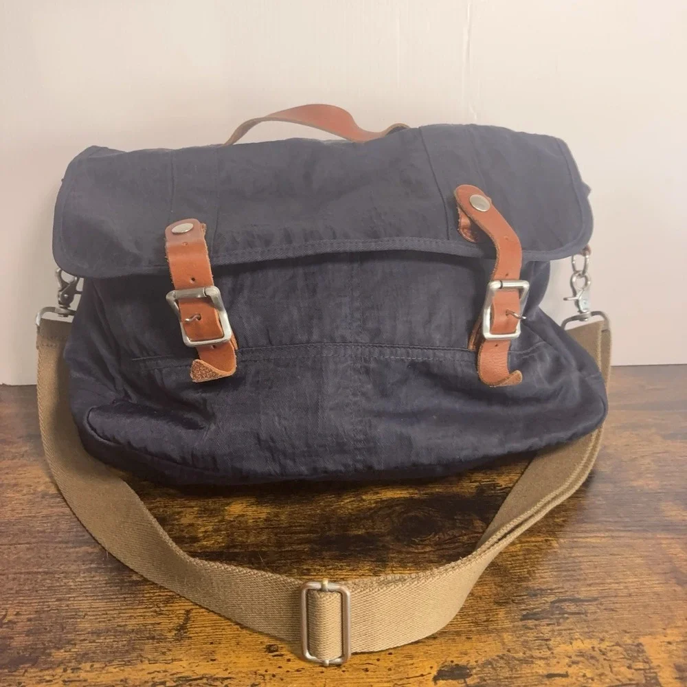 J.Crew Dry Goods Harwick Nylon Messenger Bag Blue Leather Trim Shoulder Strap